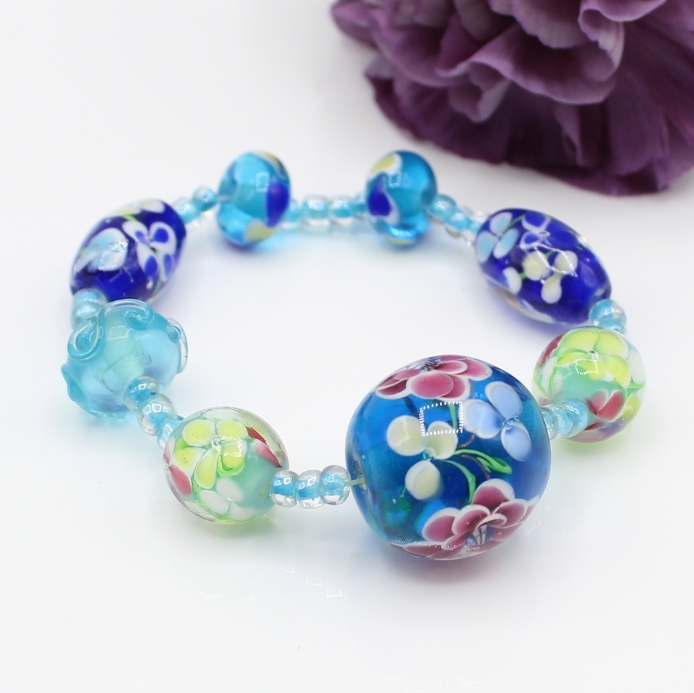 Vintage glass bead bracelet